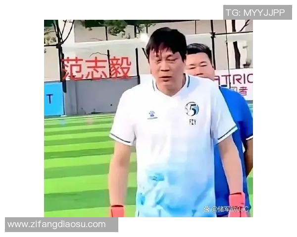 中国球星观看精彩足球比赛视频分析与点评分享