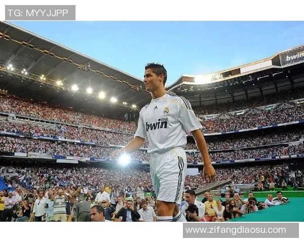 C罗皇马传奇之路荣耀时刻足球巨星球迷热爱装饰画 C罗皇马传奇之路荣耀时刻足球巨星球迷热爱装饰画