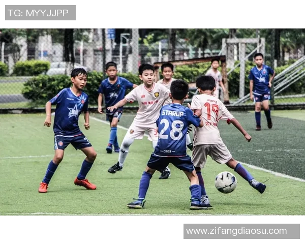 如何像足球明星一样踢出帅气与技巧并存的精彩表现