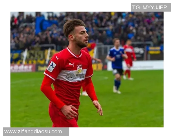 足球巨星酷炫纹身图案揭示球场内外独特个性魅力